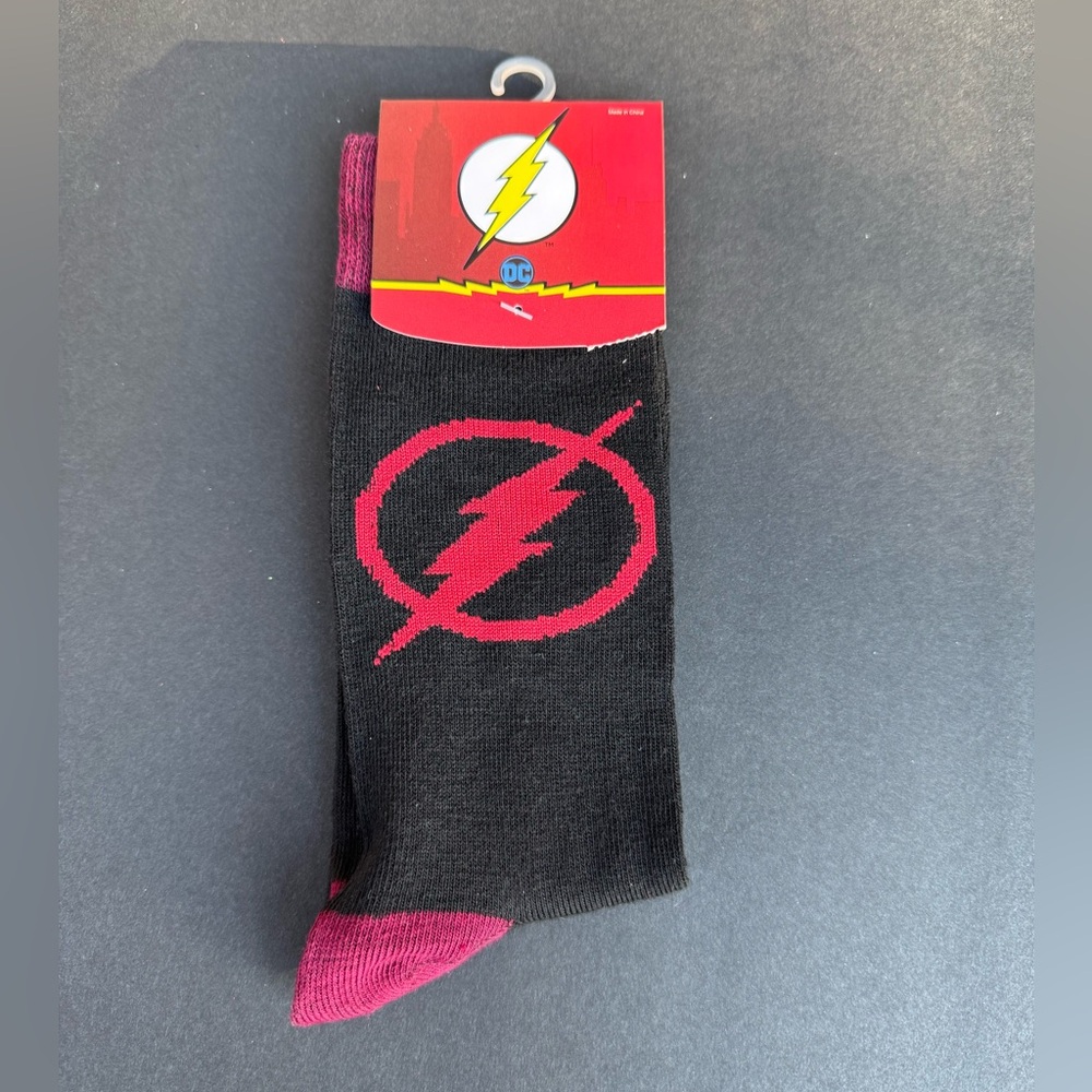 Flash Black Casual Socks with Red Accents